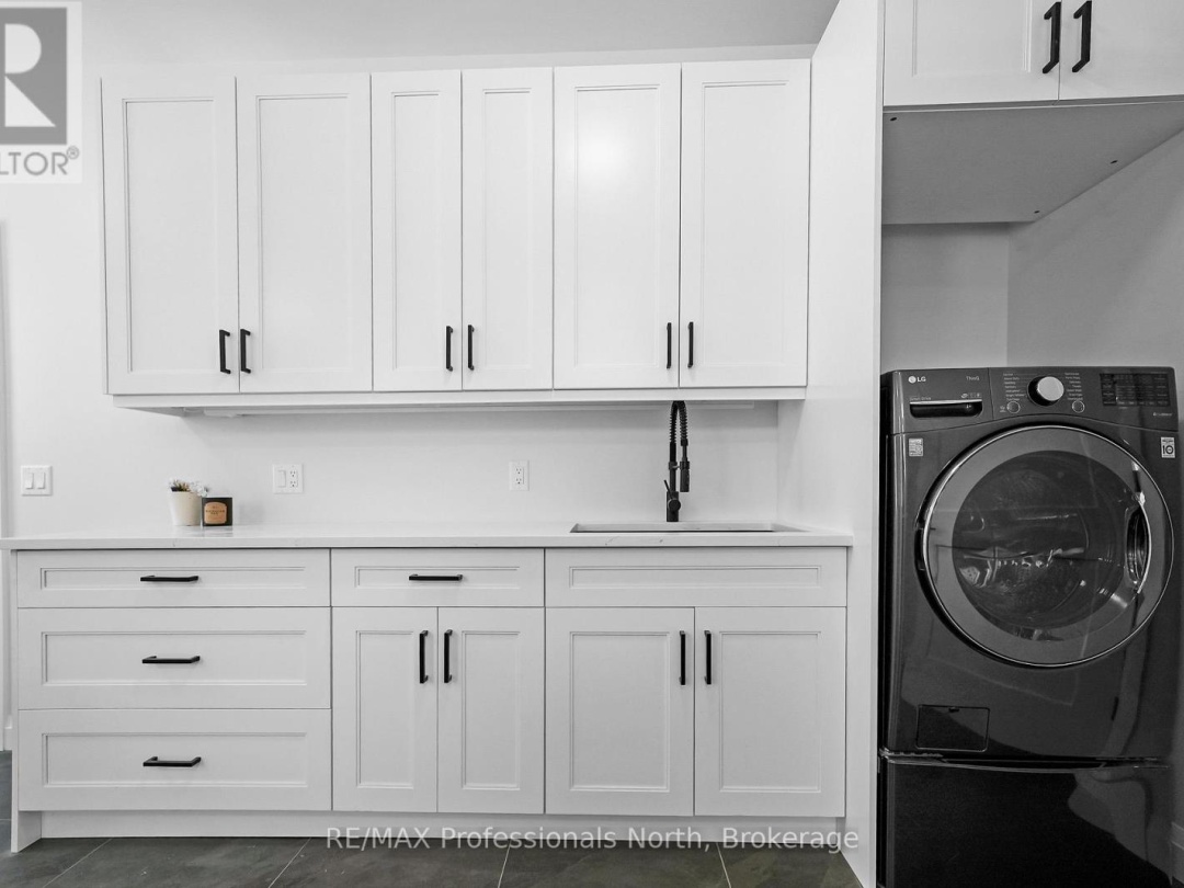 1058 PIPER GLEN ROAD, Minden Hills (Snowdon)