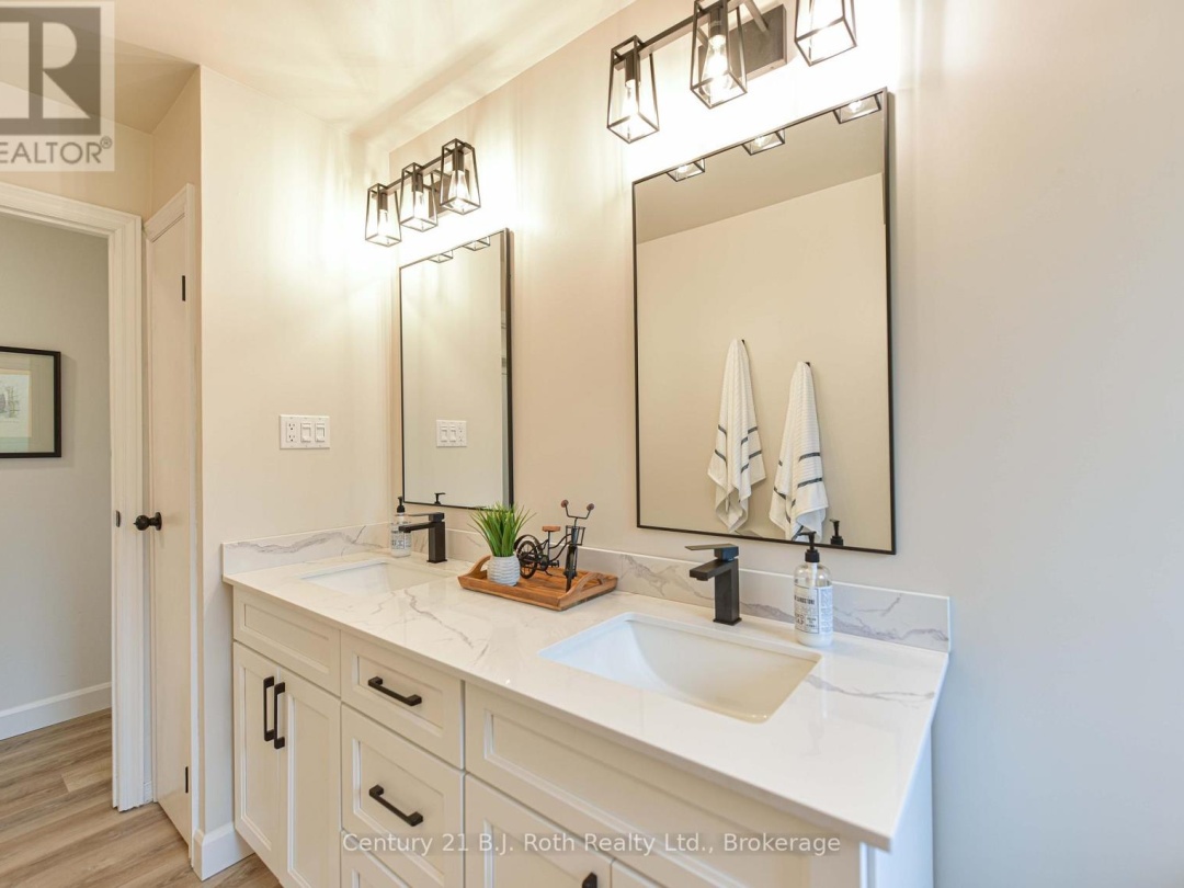 4693 DANIEL STREET, Ramara (Atherley)