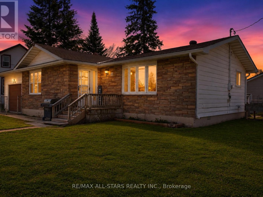 38 ELLIOT STREET, Kawartha Lakes (Fenelon Falls)