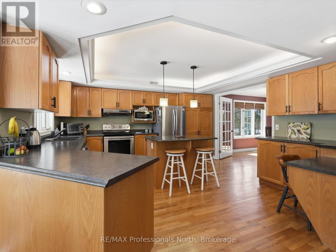 31 THE GRANITE BLUFF, Bracebridge (Macaulay)