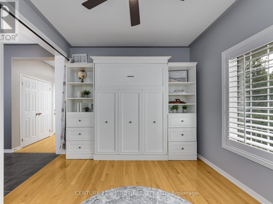 3327 SUMMERHILL WAY N, 