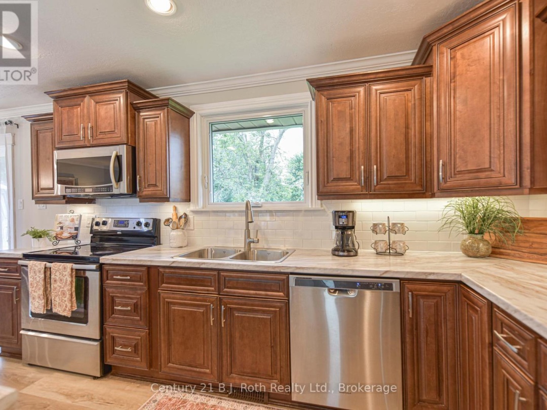 4693 DANIEL STREET, Ramara (Atherley)