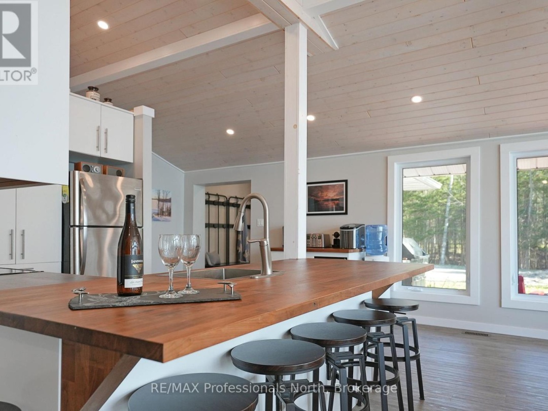 13914 HWY 35, Mountain Lake