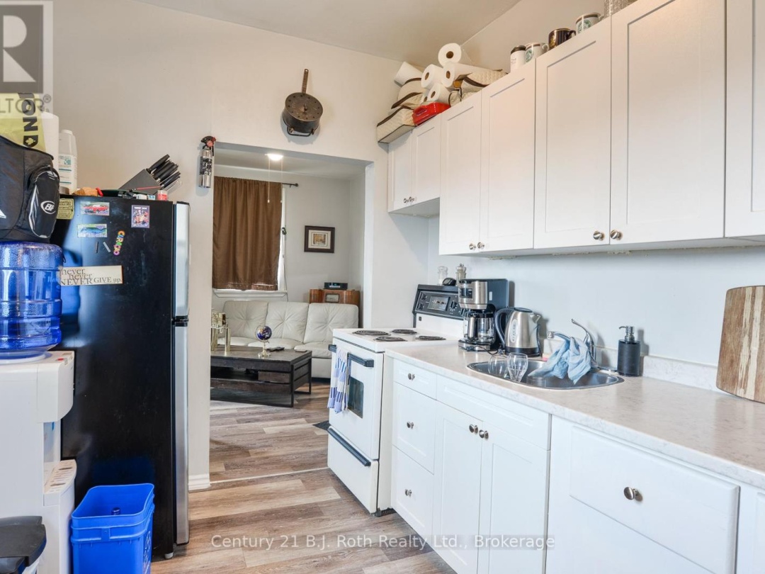 44 BARRIE ROAD, Orillia
