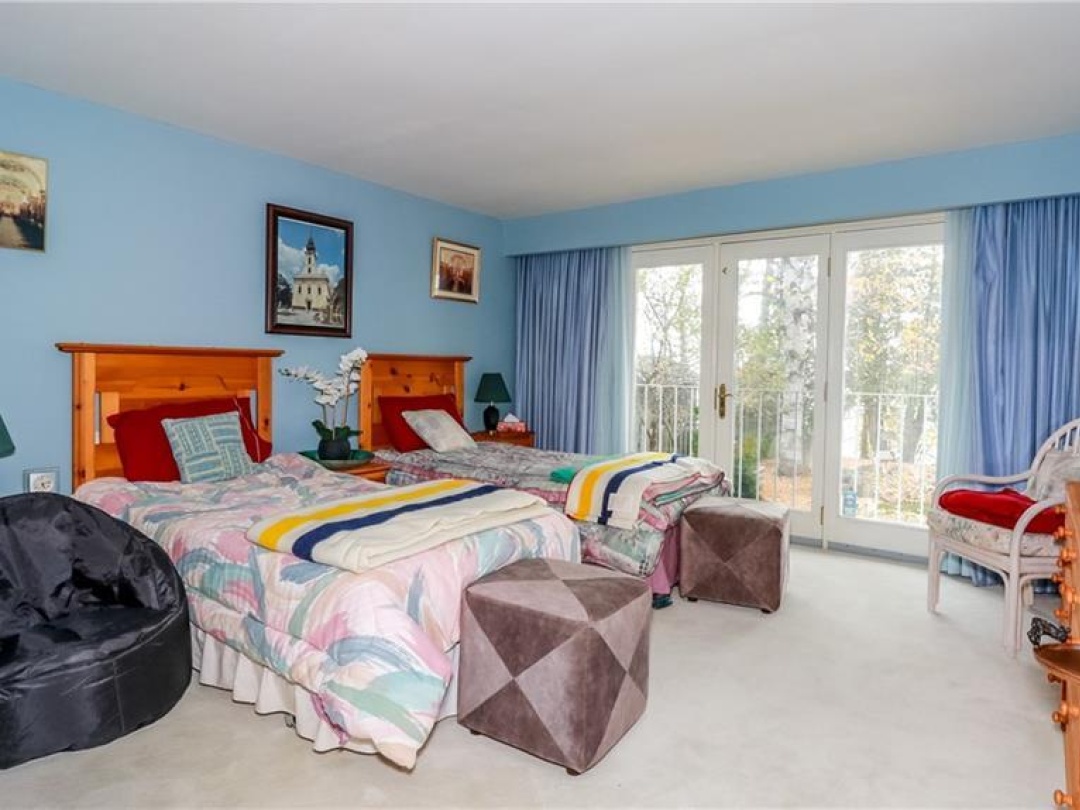 155 PARKSIDE Drive, 