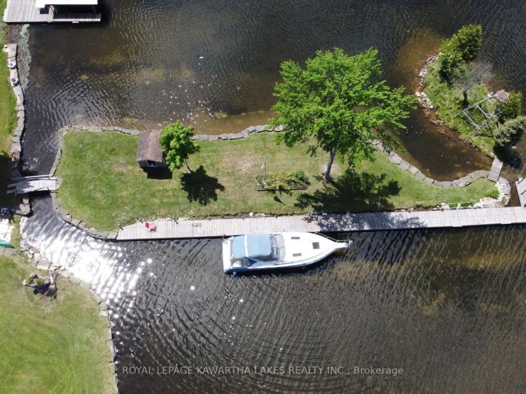 63 ROBINSON AVENUE, Mitchell Lake