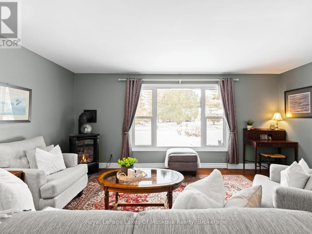 5 BROBST FOREST CRESCENT, 