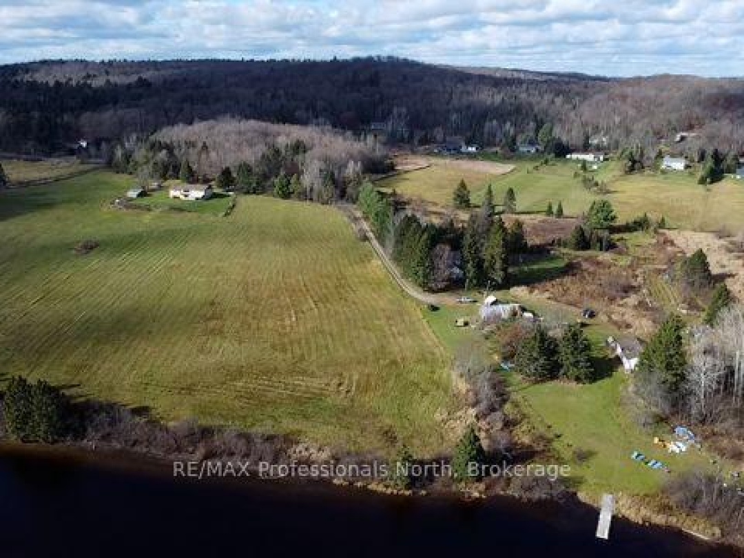 1088 NORTH MARY LAKE ROAD, North Branch Muskoka River