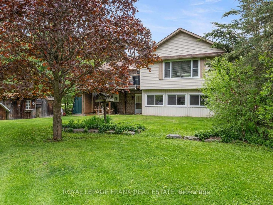 97 PIRATES GLEN DRIVE, Pigeon Lake