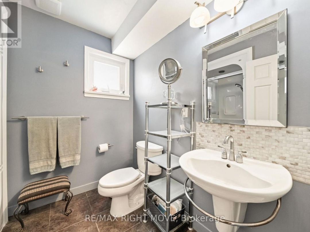 220 BELMORAL DRIVE, Orillia