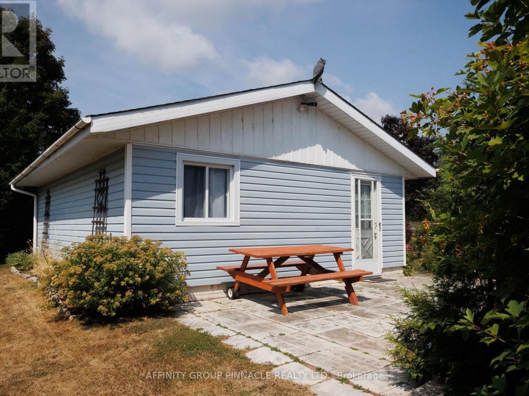 11 LAKEVIEW CRESCENT, 