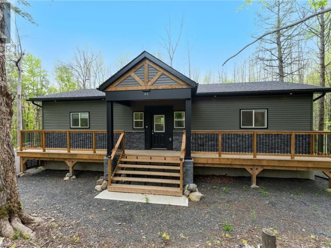 44 Sunnyshore Park Drive, Manitouwabing Lake