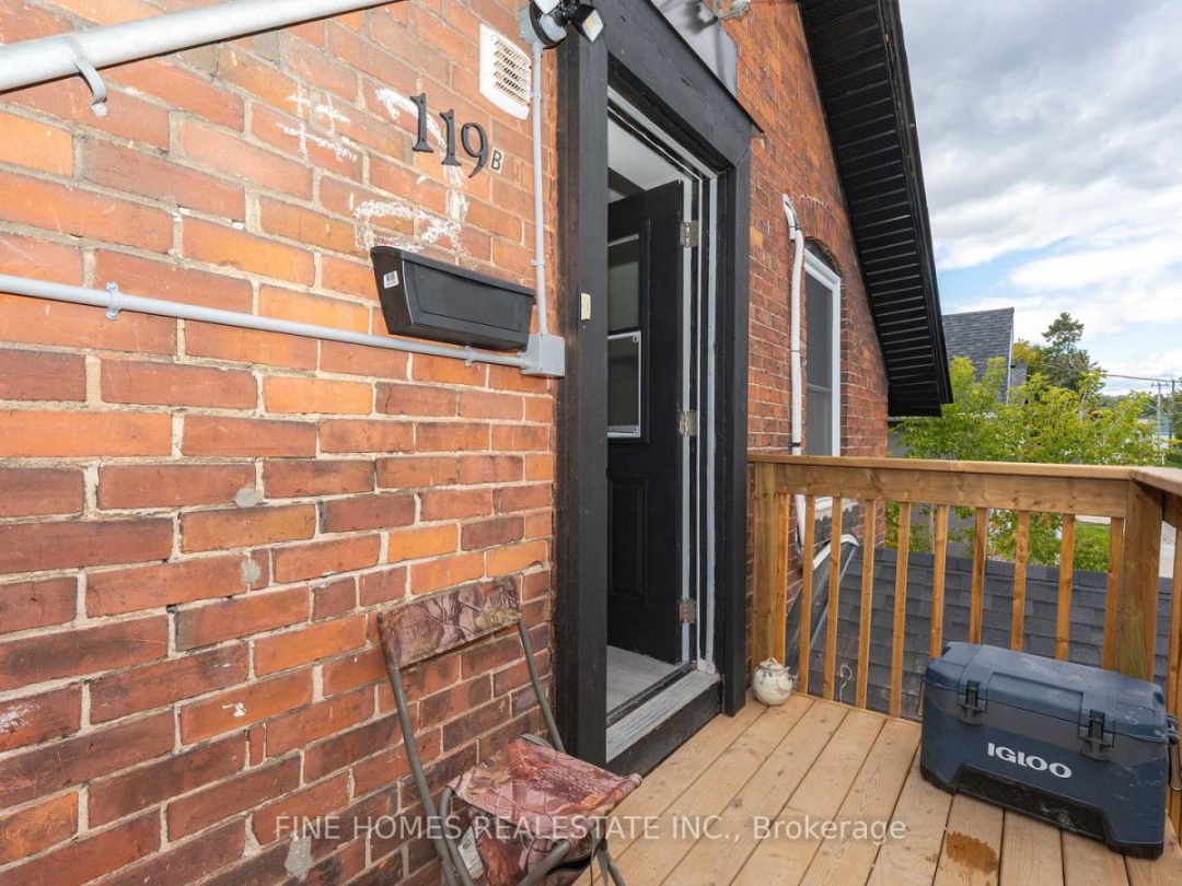 119 ALBERT STREET S, 