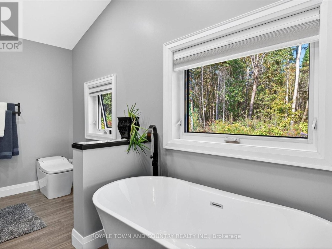 9 LYTLE LANE, 