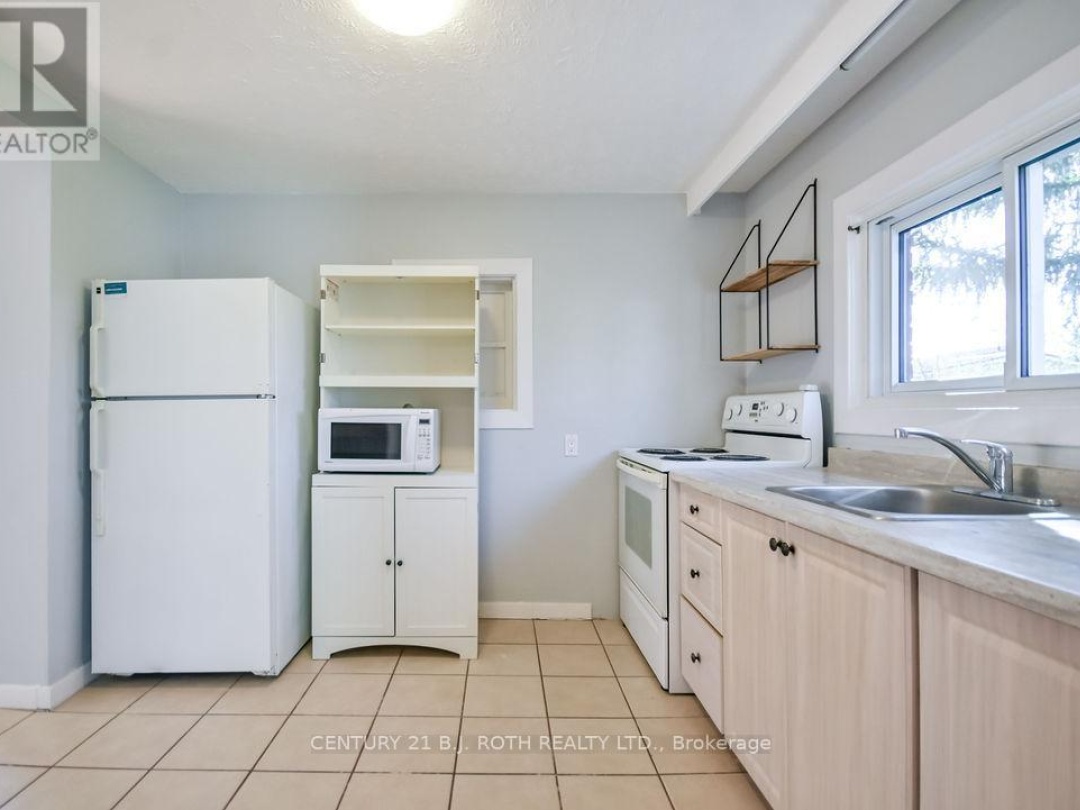 174 BARRIE ROAD, Orillia