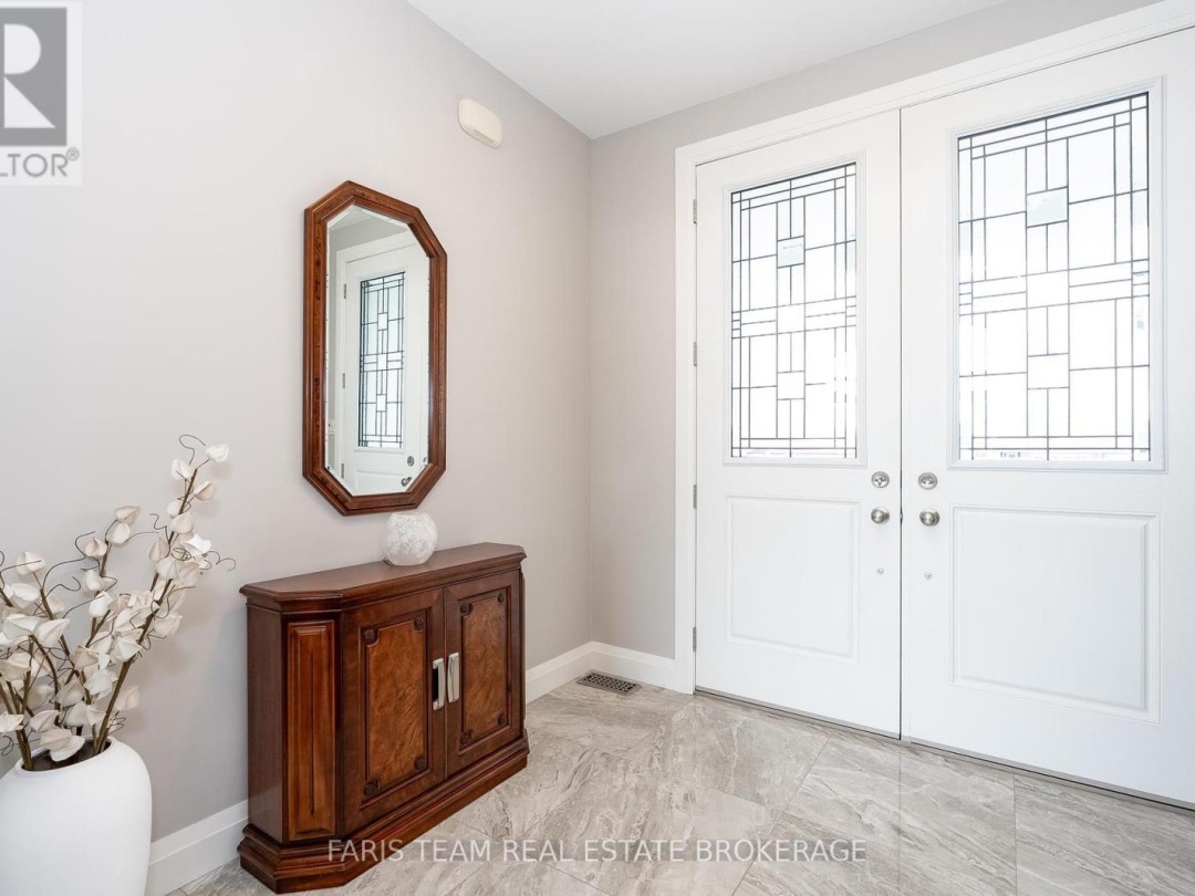5 BREANNA BOULEVARD, 