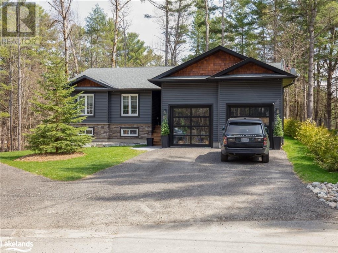 1043 Fleming Drive W, Gravenhurst