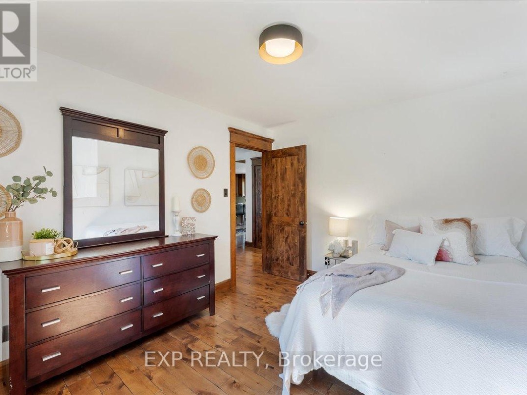 857 CEDAR GLEN ROAD, 