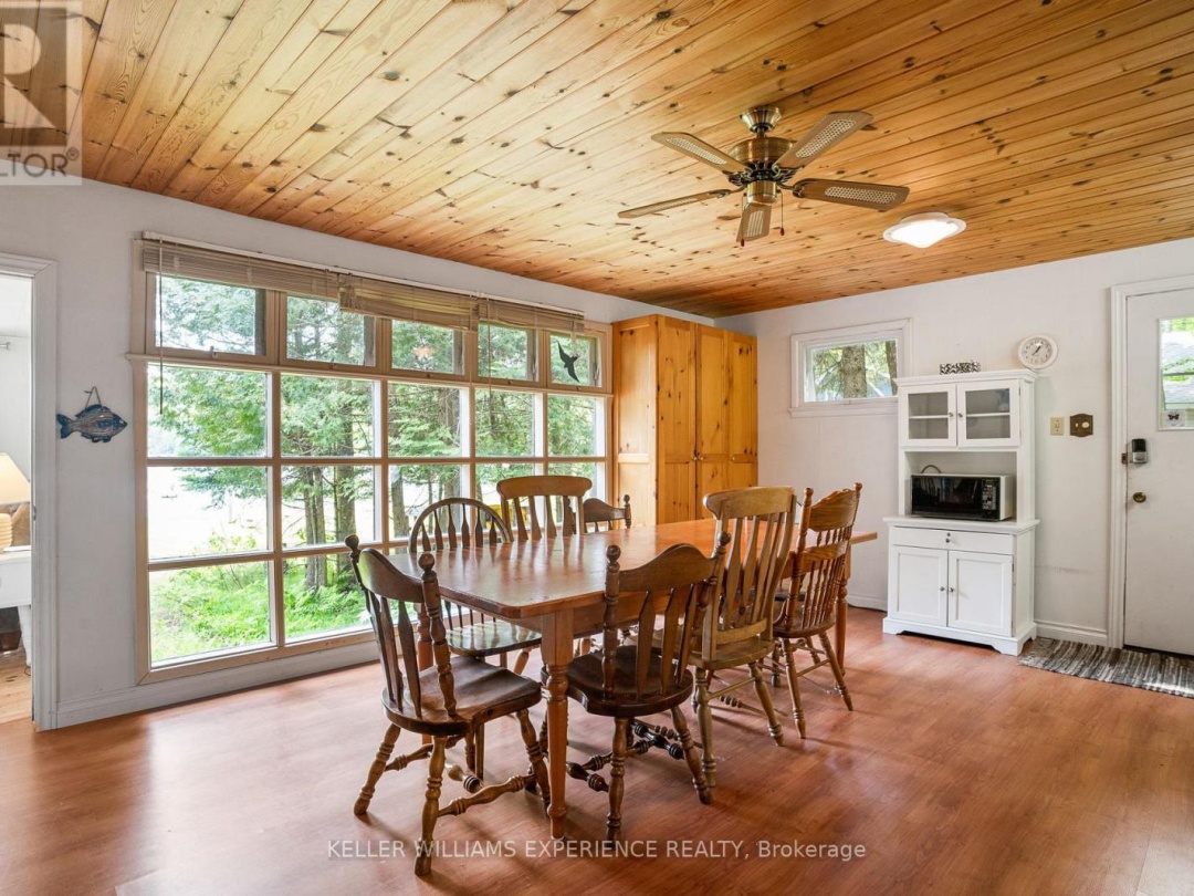 1049 ELSIE BAY DRIVE, Horseshoe Lake