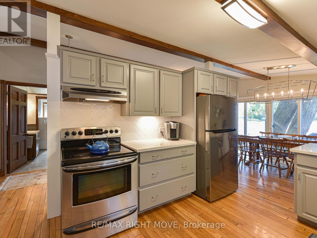 4350 PLUM POINT ROAD, Lake Simcoe