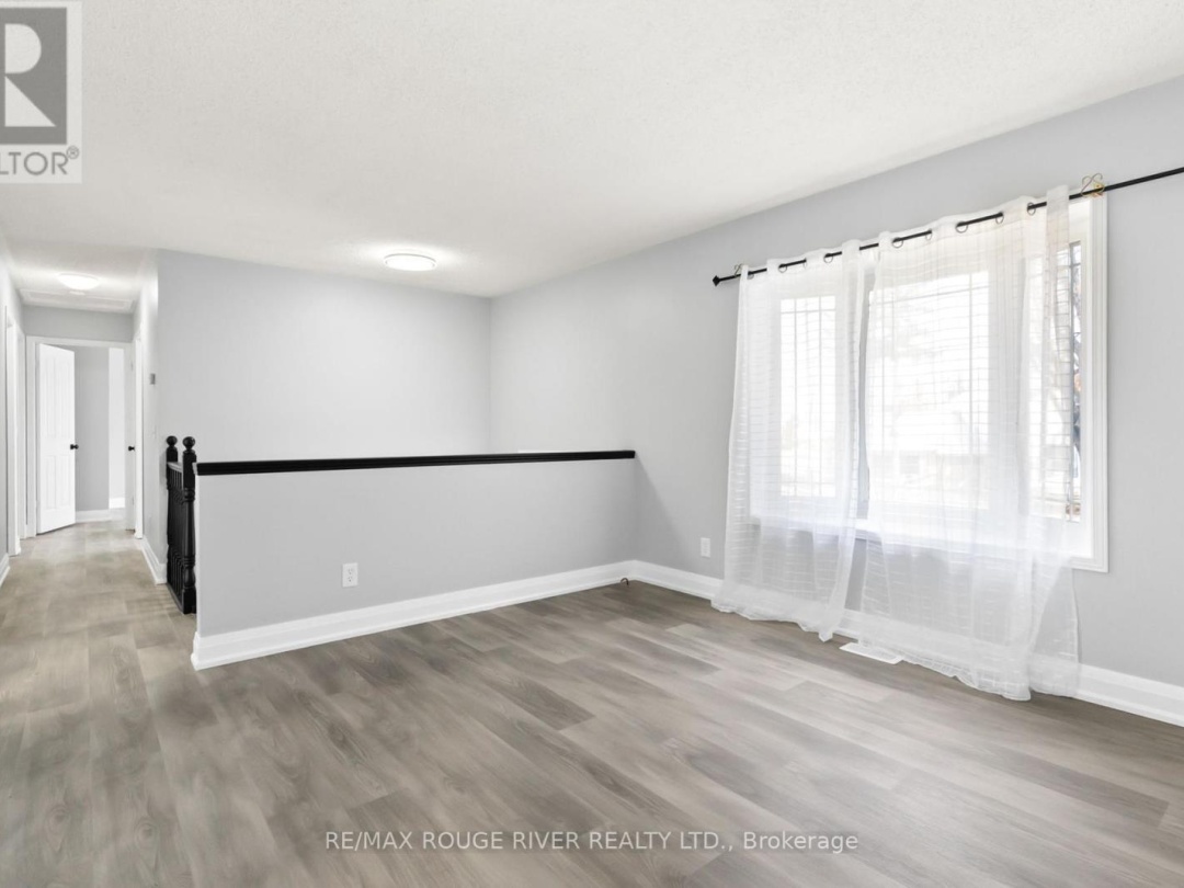 495 LAKELAND CRESCENT, 