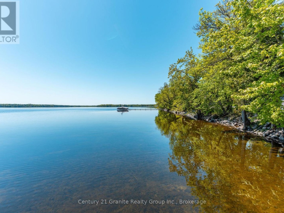 359 AVERY POINT ROAD, Dalrymple Lake