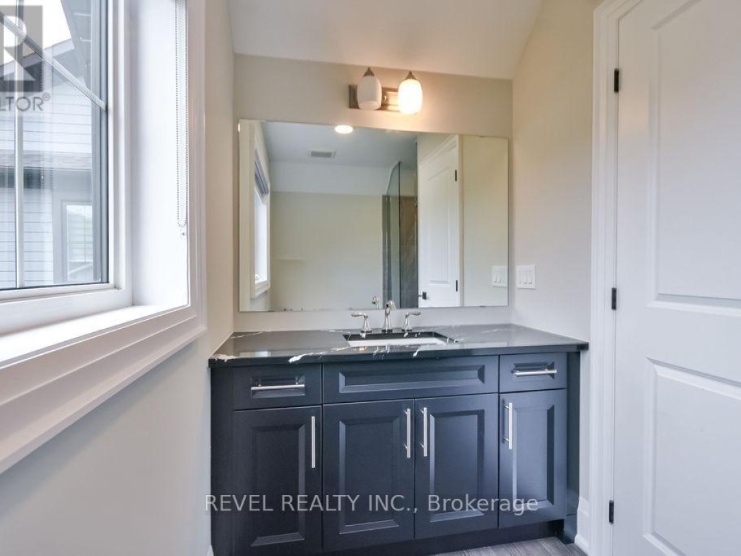 4 CLYDESDALE COURT, 