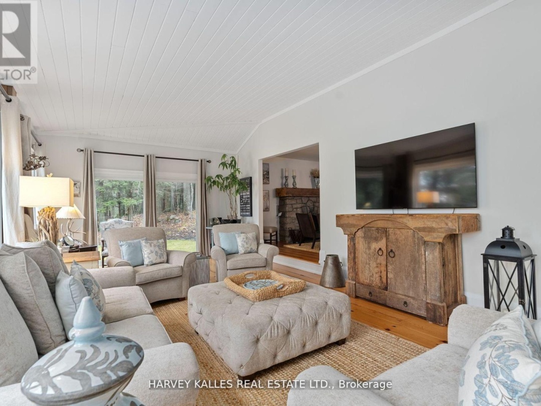UNIT 2 - 2045 MUSKOKA RD 118W, 