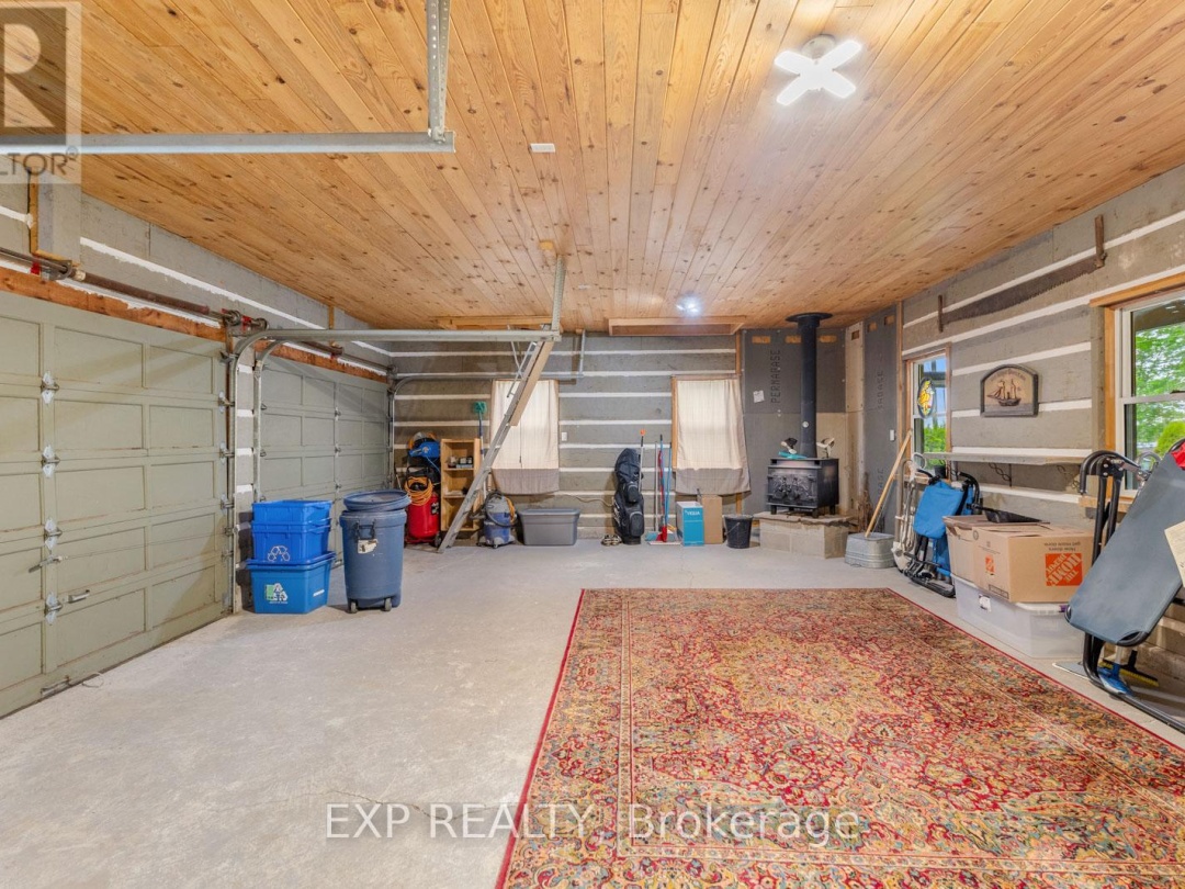 201 AVERY POINT ROAD, Dalrymple Lake