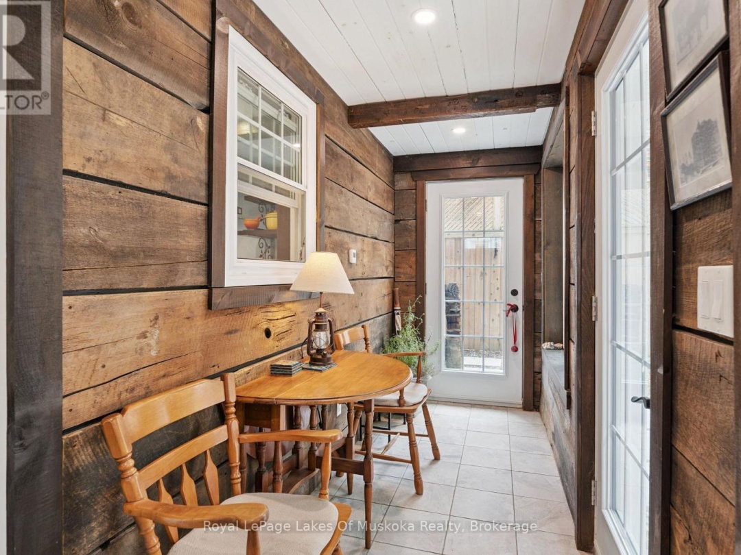 212 JAMES STREET, Bracebridge (Macaulay)
