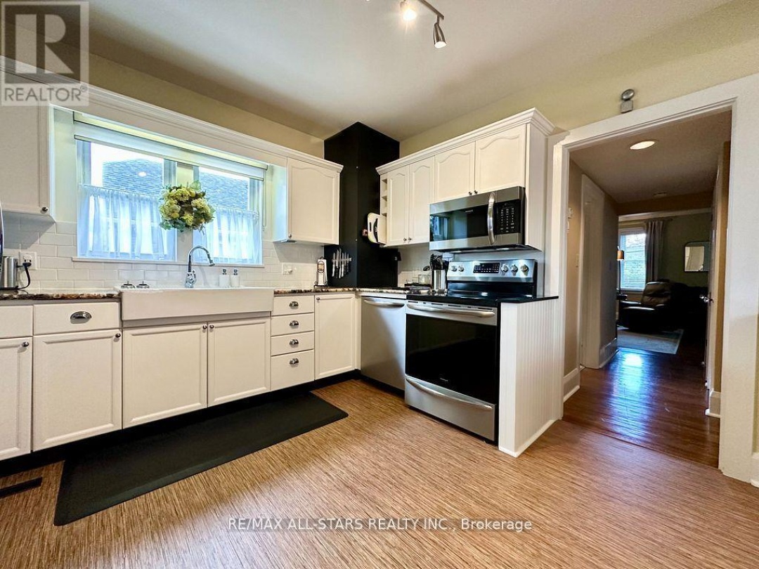 18 JOSEPH STREET, Kawartha Lakes (Bobcaygeon)