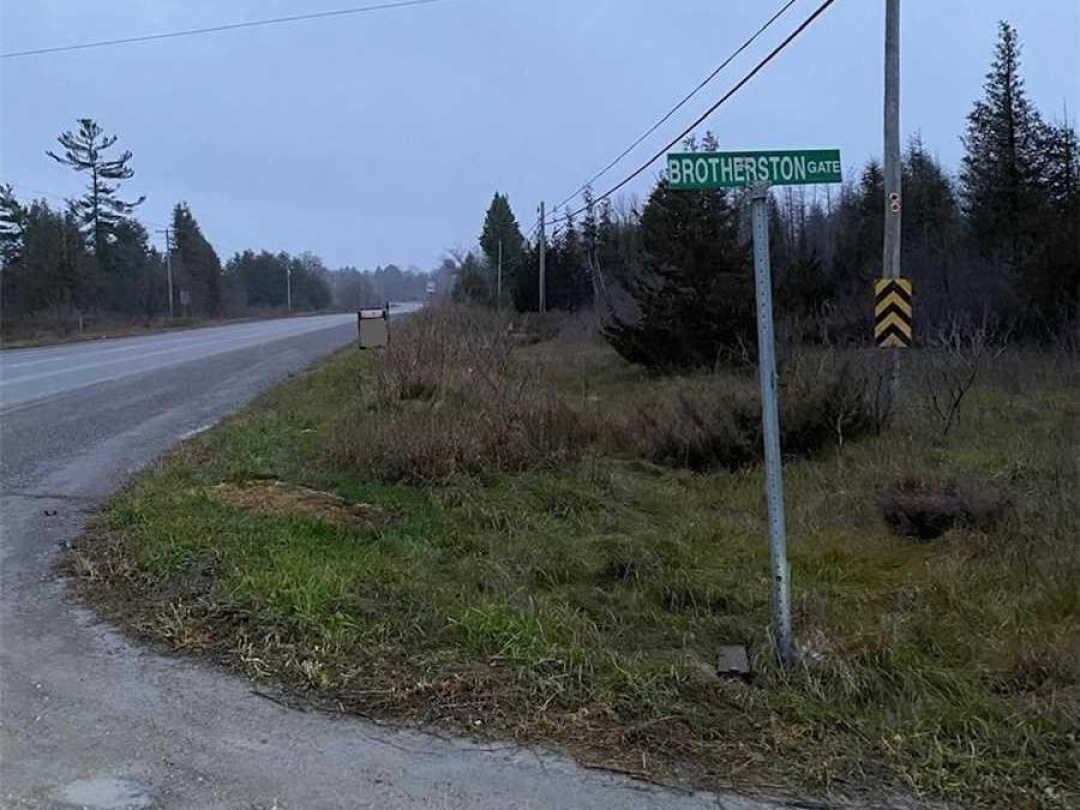 1411 PORTAGE ROAD, Mitchell Lake