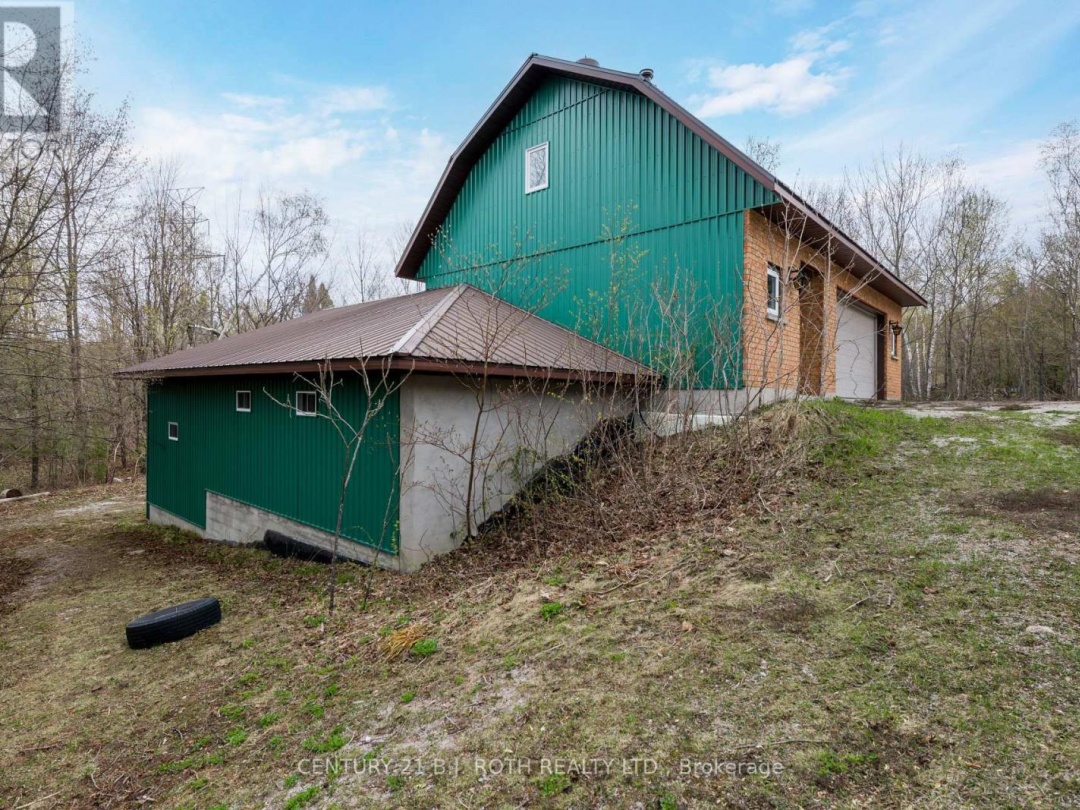 1076 BIRCHCLIFFE CRESCENT, Severn
