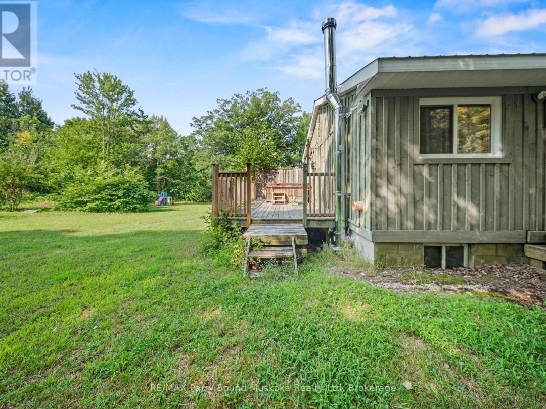 28 BLACK ROAD, Seguin