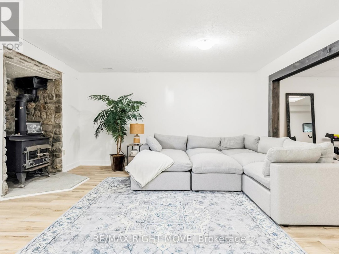 35 CEDAR BAY ROAD, Canal Lake