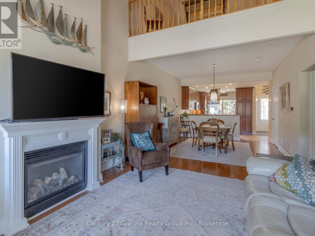 44 WEBB CIRCLE, 
