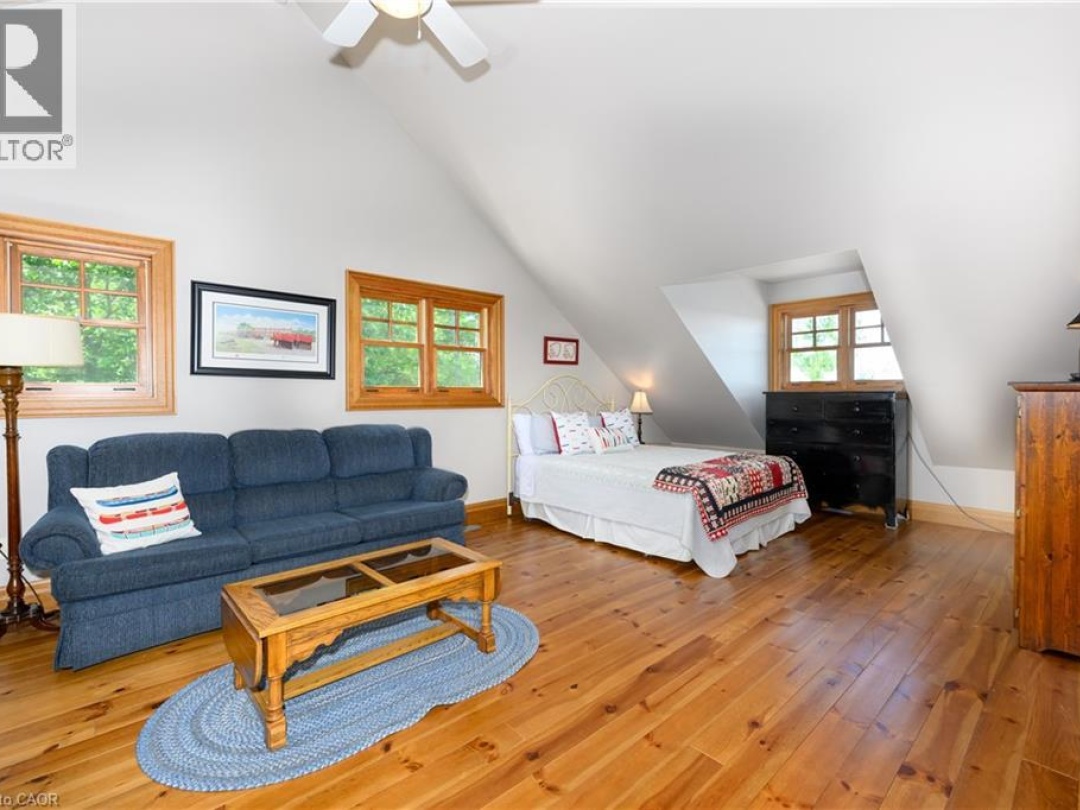 990 HASKETT'S Drive, Six Mile Lake
