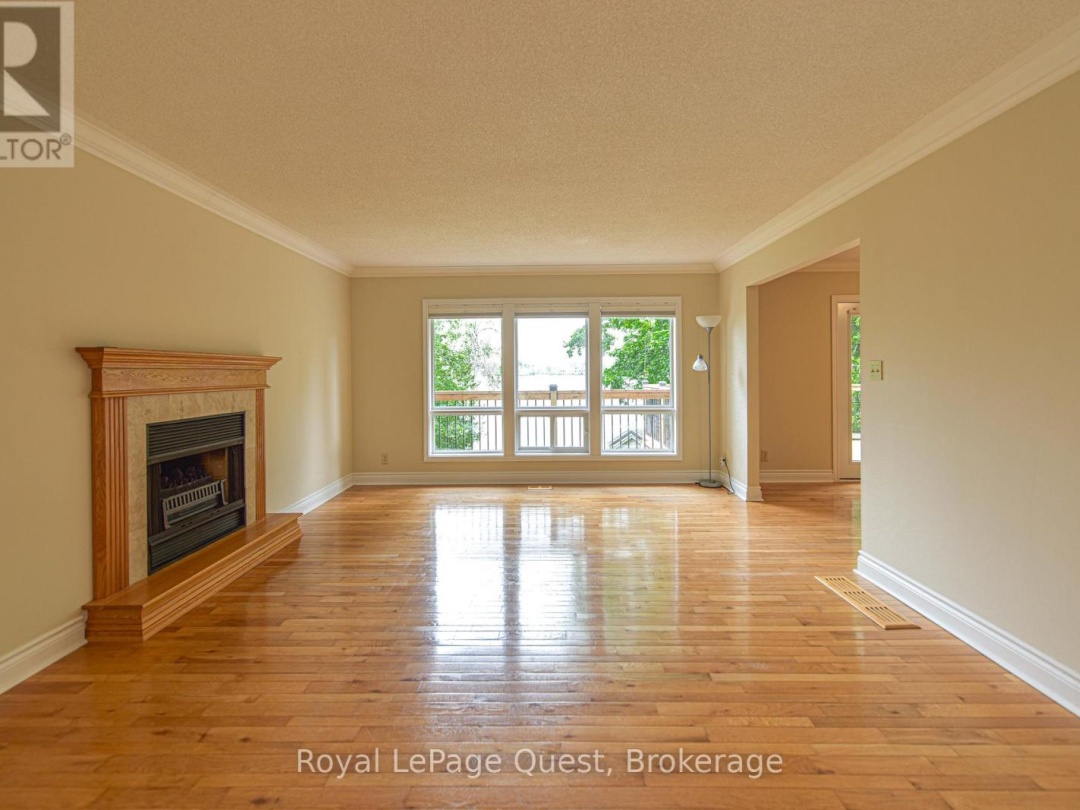 27 HEYDEN AVENUE, Lake Simcoe