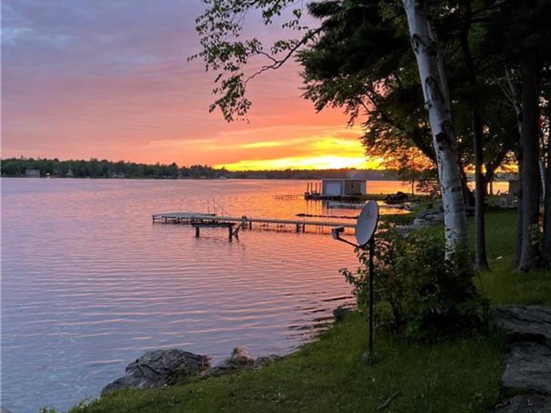 1658 Peninsula Point Road, Sparrow Lake