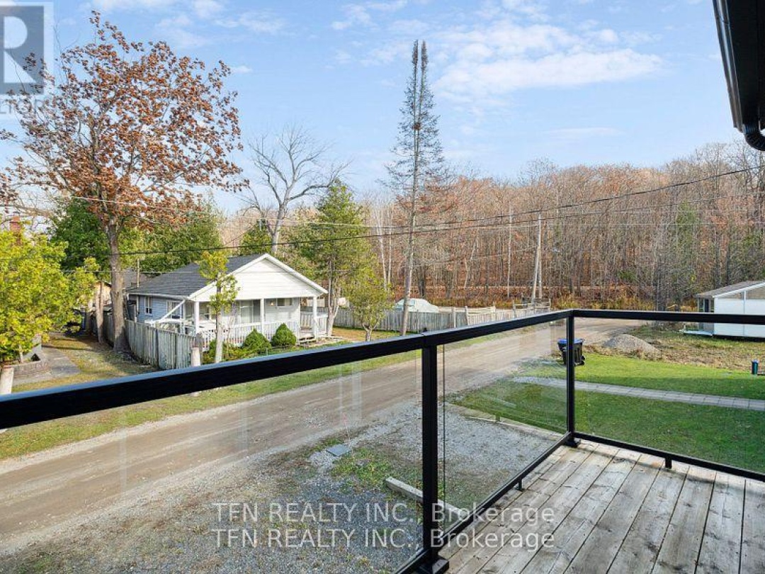 12 SCHOONER LANE, Tay
