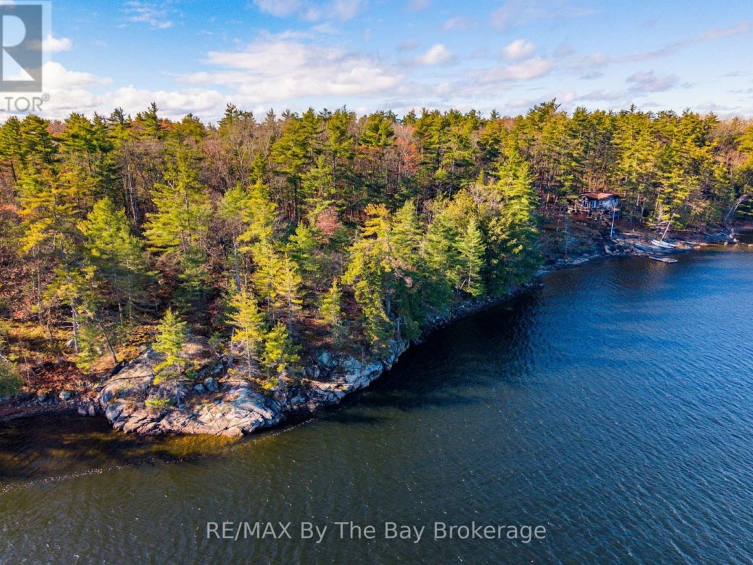 3220 IS 1810 / BONE IS, Georgian Bay