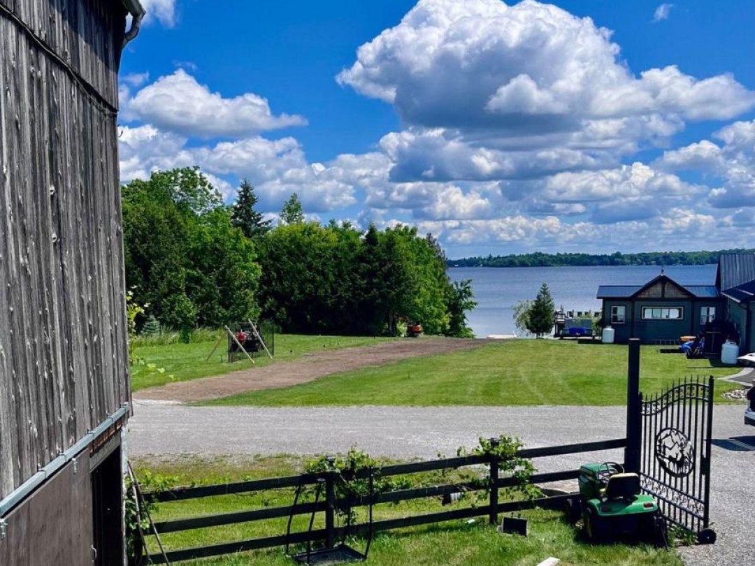 31 BLUE BAY LANE, Cameron Lake