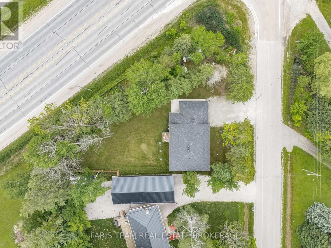 2082 CENTRE AVENUE, 