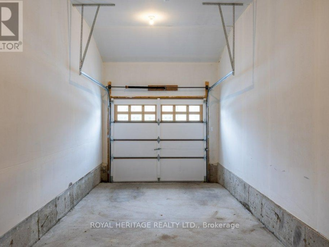 28 - 17 LAKEWOOD CRESCENT, 