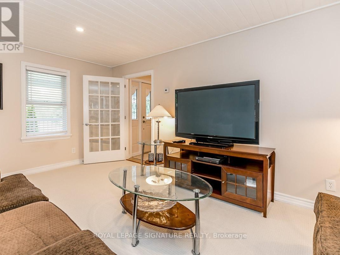 1032 BASE LINE ROAD, Gravenhurst (Morrison)