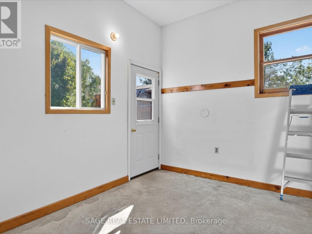 33 JOHN STREET, 