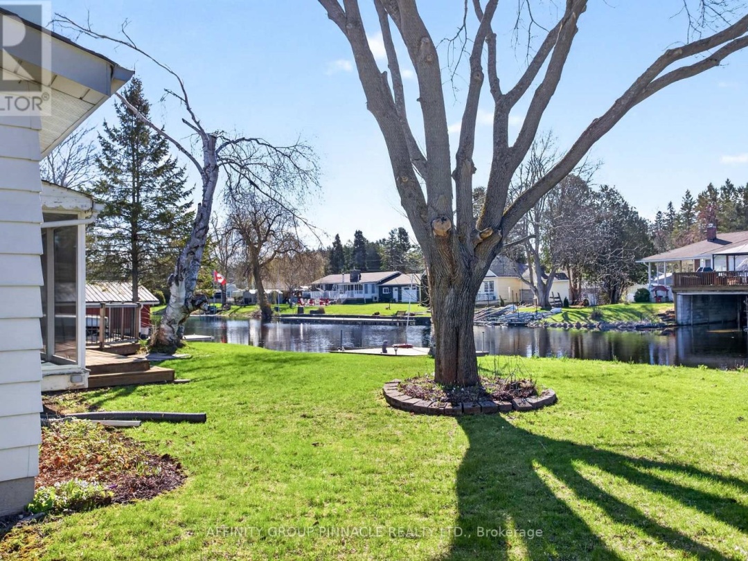 12 NORTH BAYOU ROAD, Sturgeon Lake
