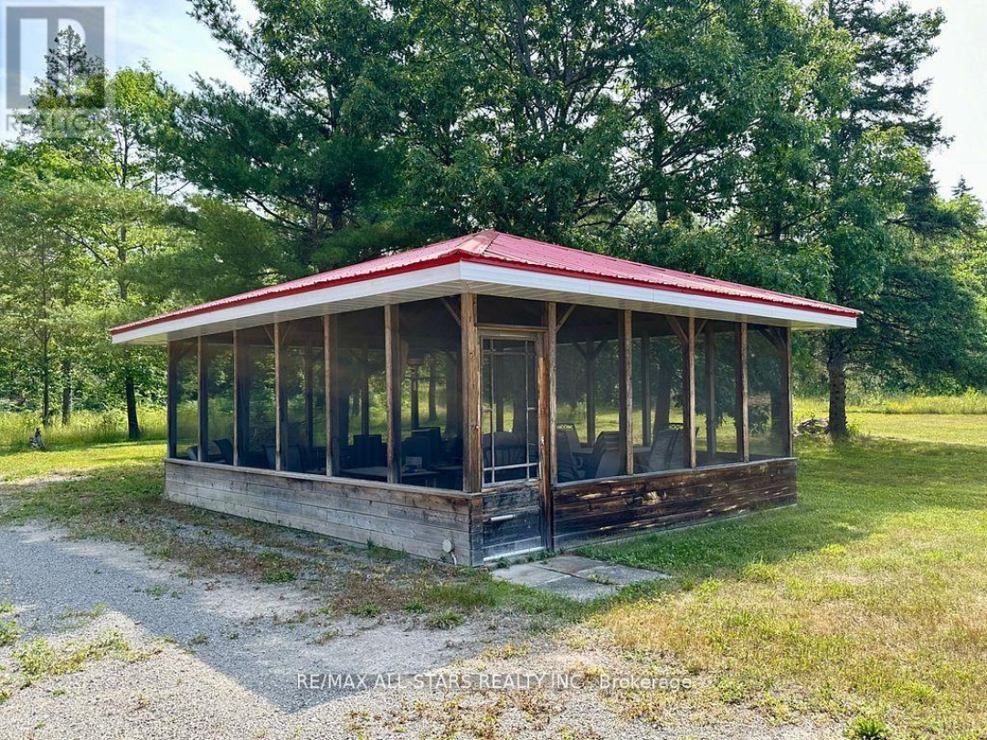 380 LEDGE ROAD, Trent Lakes
