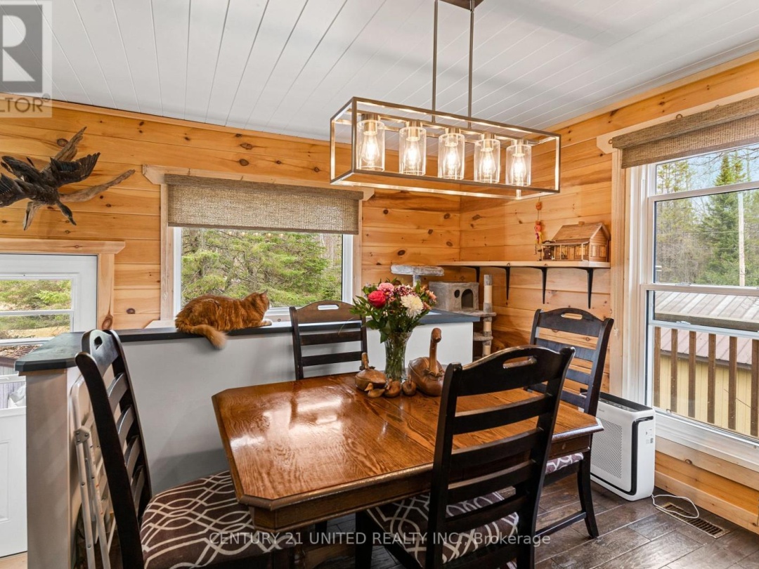 1001 ENGLISH CIRCLE, Tamarack Lake