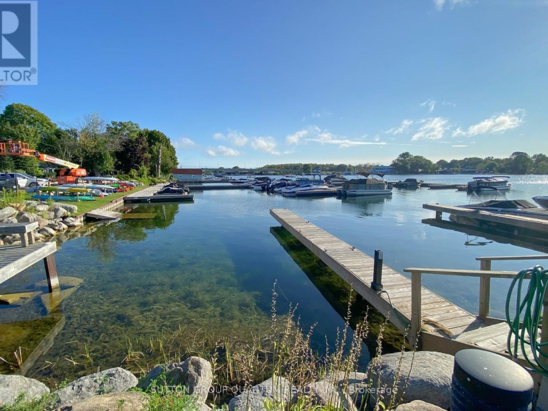 301 90 Orchard Point Road, Orillia